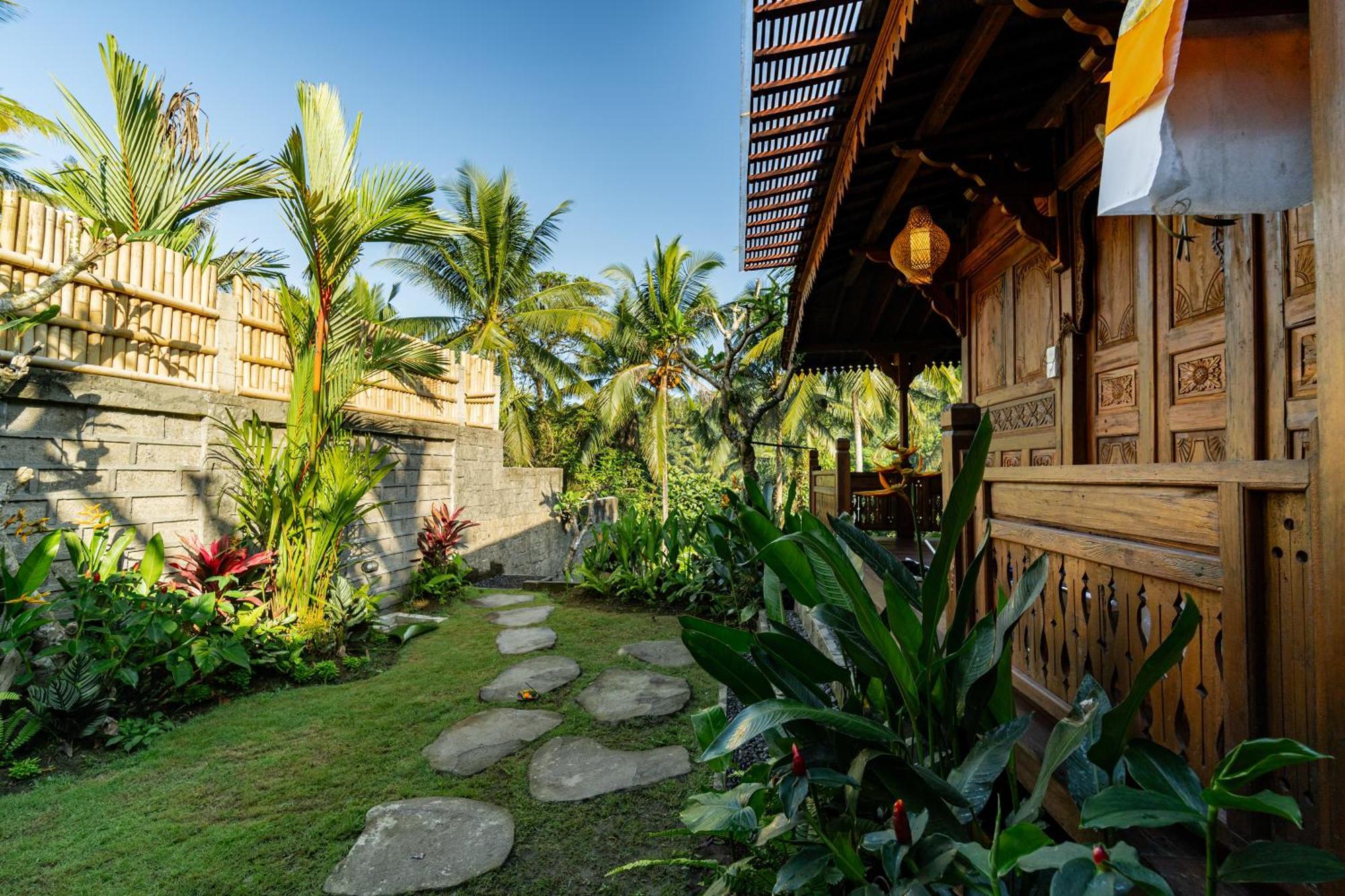 Madani Antique Villas by EPS Ubud Exterior foto