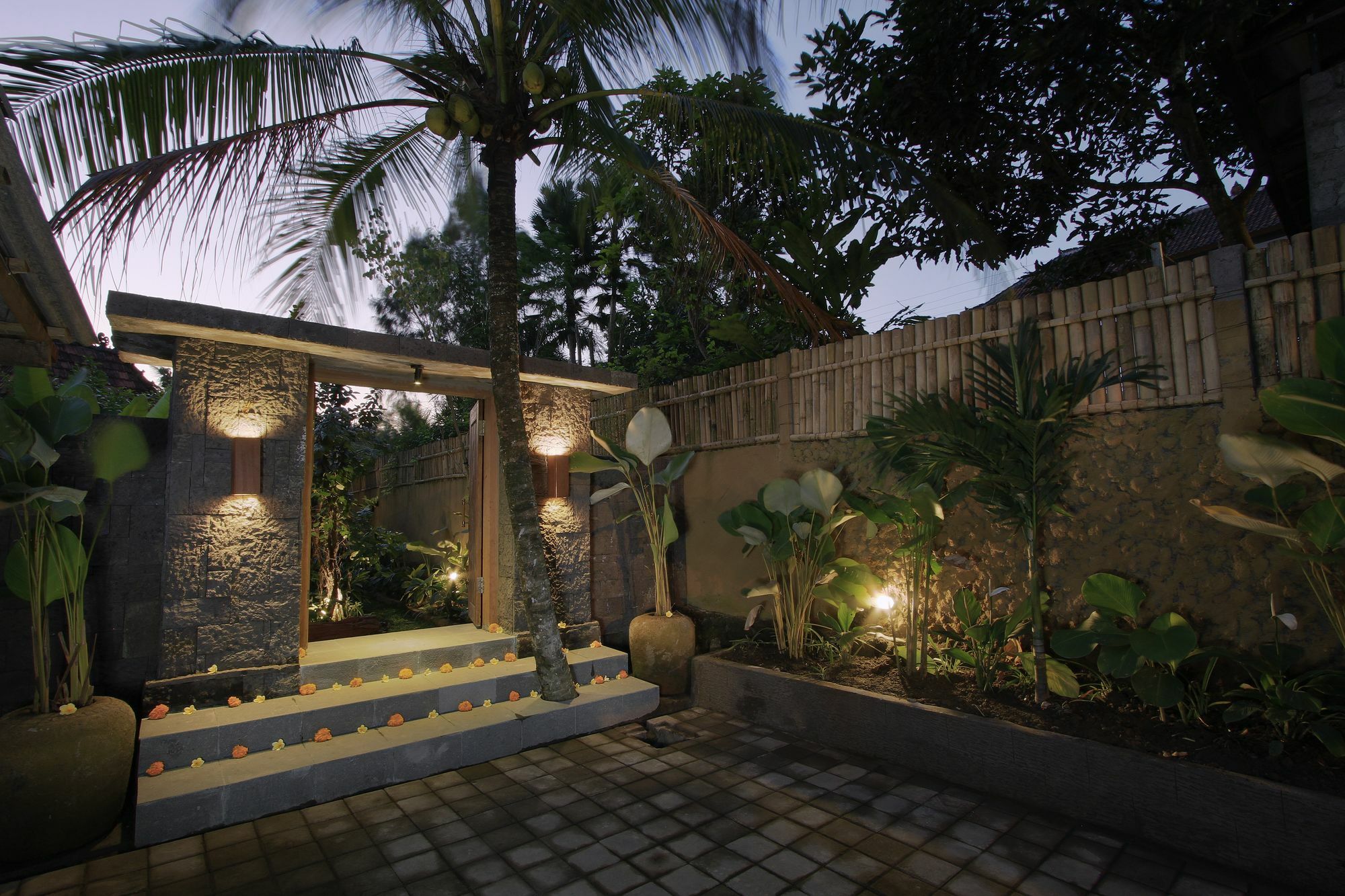 Madani Antique Villas by EPS Ubud Exterior foto
